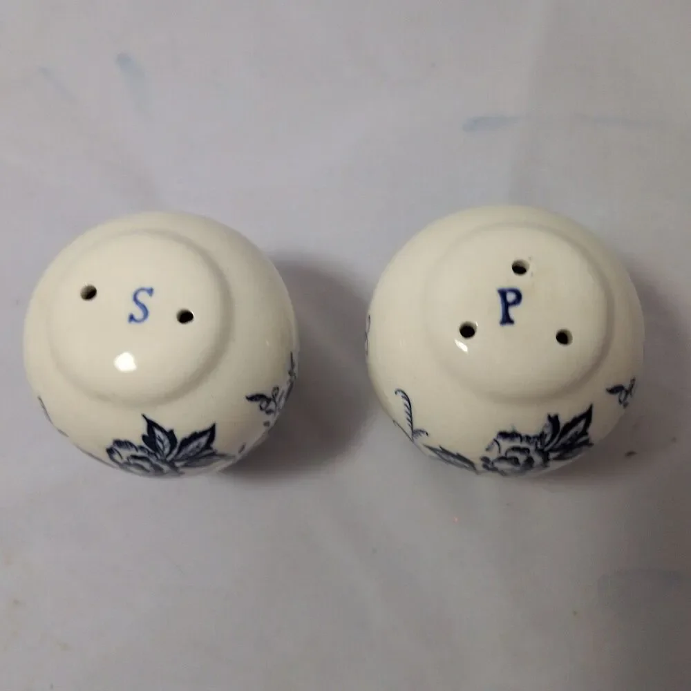 Rare Pair Blue Danube Blue Onion Salt & Pepper Shakers Set No Bottoms